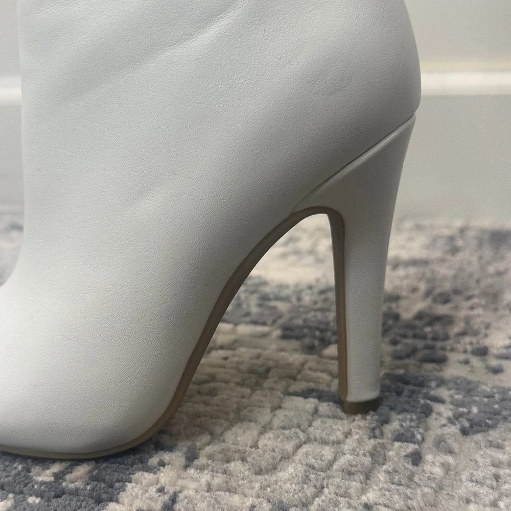 Amazon White Heeled Boots for Women - Picture 4 of 6